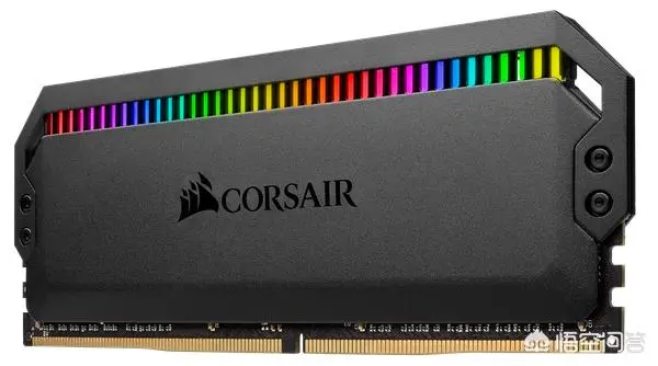 支持个性定制的Corsair新款铂金统治者RGB灯条，提供了几种套装？